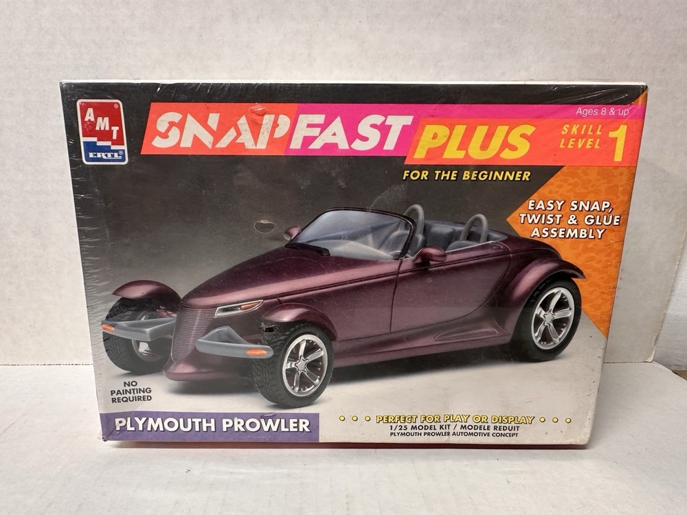 AMT Plymouth Prowler SnapFast 1:25 Model KiT #8284 1994 NEW SEALED