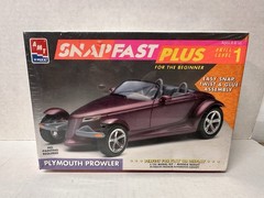 AMT Plymouth Prowler SnapFast 1:25 Model KiT #8284 1994 NEW SEALED