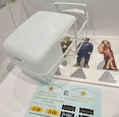 Minicraft 1933 Metropolitan Police Town Car 1:16 Plastic Unassembled Kit 11230