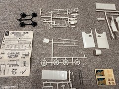 AMT Budweiser 1923 T Delivery Van #2401 1:25 Model Kit (unbuilt / missing 1 lens