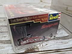 Revell The Snap On Top Fuel Dragster Herbert Plastic Model Kit