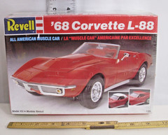 REVELL 68 CORVETTE L-88 CONVERTIBLE MODEL KIT 1:25 7159 SEALED