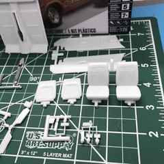 FOB 68 Dodge Dart Interior W Super Stock & Stock Floor RVL 1:25 LBR Model Parts