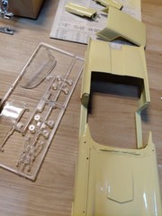 VTG. 1987 MONOGRAM 1/24 SCALE ” 1958 FORD T-BIRD CONVERTTIBLE ” MODEL KIT # 2759