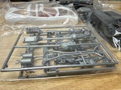 Vintage Revell 85-2840 1/25 Scale ’05 Corvette C-6 Plastic Model Kit