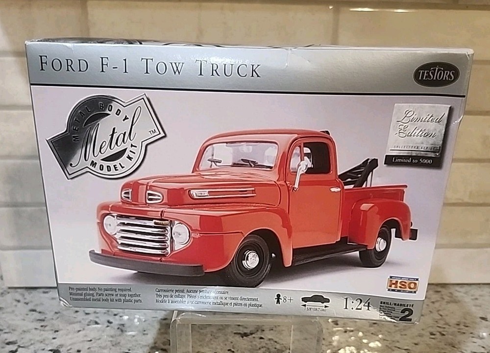 Testors 1:24 Limited Edition Metal Body Model Kit Ford F-1 Tow Truck Red