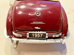 FRANKLIN MINT 1/24 1957 MERCEDES 300SC RDSTR–MB STAR INTACT!
