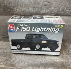 Vintage AMT ERTL 1994 Ford F-150 Lightning 1:25 Scale Model Kit – NEW Sealed