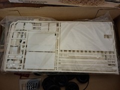 AMT 1:25 Scale Autocar DC 9964 B Dump Truck Boxed Model Kit **BOX HAS DAMAGE**