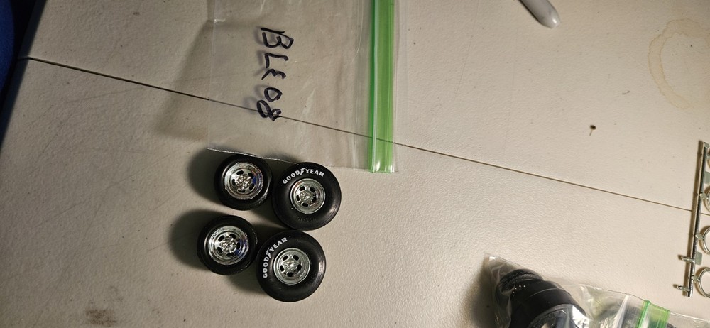 MODEL CAR SLICKS, TIRES AND MAGS BLE08