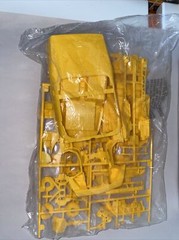 Monogram ’87 Corvette Roadster pace car 1:24 Model Kit open kit
