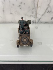 BUILT 1/35 GERMAN KUBELWAGEN STAFF CAR WW2 with 3 figures painted detailed GR2