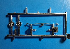 32 FORD SPEEDWAGON CUSTOM HEADLIGHTS – REVELL 7606 – MODEL CAR KIT PARTS LOT