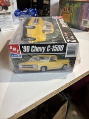 AMT ’90 Chevy C-1500, Sportside, 1/25 scale !!Factory Sealed!! Vintage!