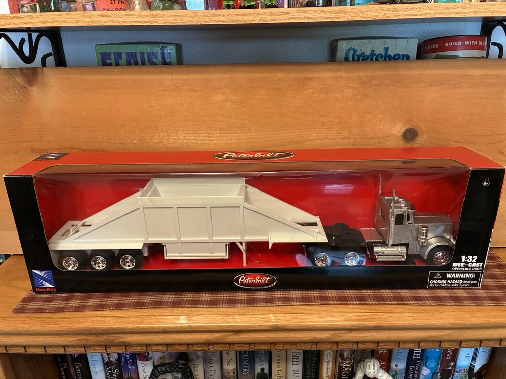 NEWRAY PETERBILT BOTTOM DUMP TRAILER GRAVEL BOX SEMI TRUCK TRACTOR SET 1:32