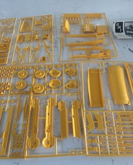 amt CATERPILLAR BULLDOZER D8H 1/25 Model T818 Vintage Open Box Read Description