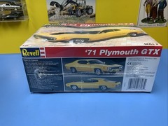 VINTAGE Revell ‘71 Plymouth GTX #7608. Plastic Model Kit NEW