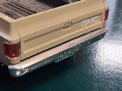 Revell 1977 GMC / Silverado k1500 square body short bed plastic model kit built