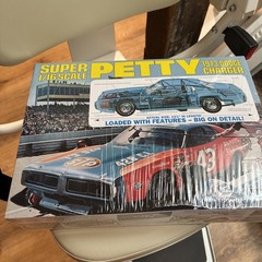 1/16 Richard Petty 1973 Dodge Charger Model New Inbox