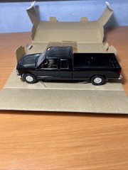 AMT ERTL 1:25 1994 Chevrolet C-1500 Extended Cab Dealer Promo Model (Black)