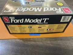 AMT 1925 Ford Model T Roadster / Pickup Model Kit 6512 (OPEN BOX )