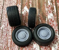 1/24 Scale: 15-inch “Mopar Steel W/ Dog Dish” Resin Wheels W/ Wide Rear Tires￼