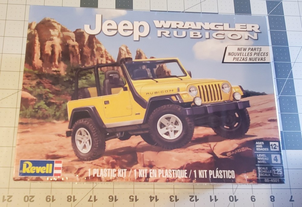 REVELL 85-4501 JEEP WRANGLER RUBICON MODEL KIT NIB 1:25 SCALE