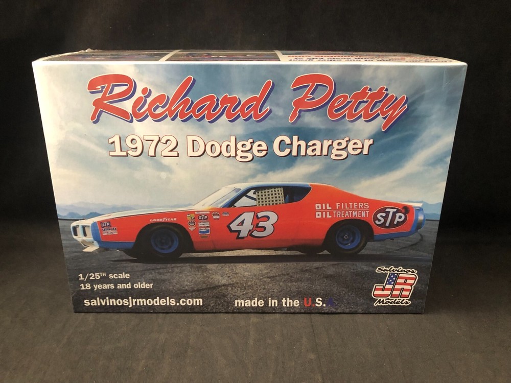 Salvinos Jr Richard Petty 1972 Dodge Charger 1:25 Scale Plastic Model Kit