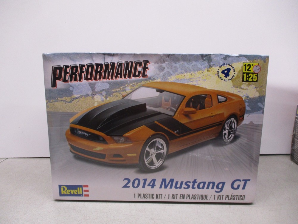 Revell Performance 2014 Mustang GT 1/25