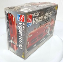 AMT Model #6808 Dodge Viper RT/10 1:25th FACTORY SEALED