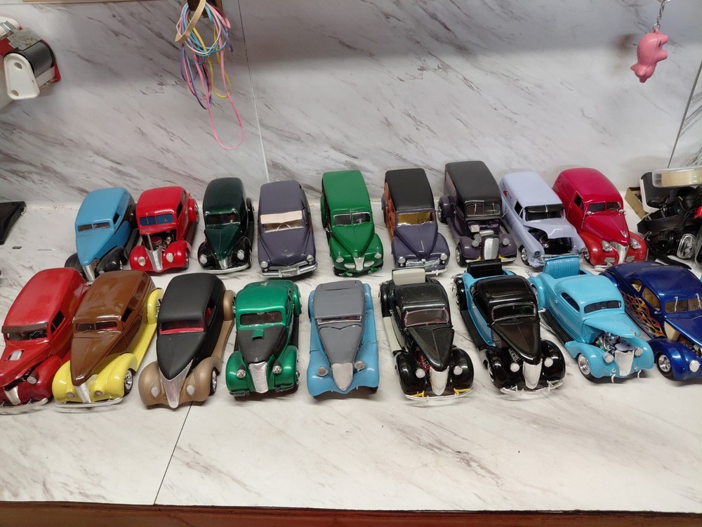 Model Junkyard/parts Plastic Muscle Car Lot Of 18 Hot Rods And Panel Wagons,