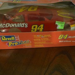 Revell 1:24 Bill Elliott #94 McDonald’s Ford Taurus SnapTite Predecorated