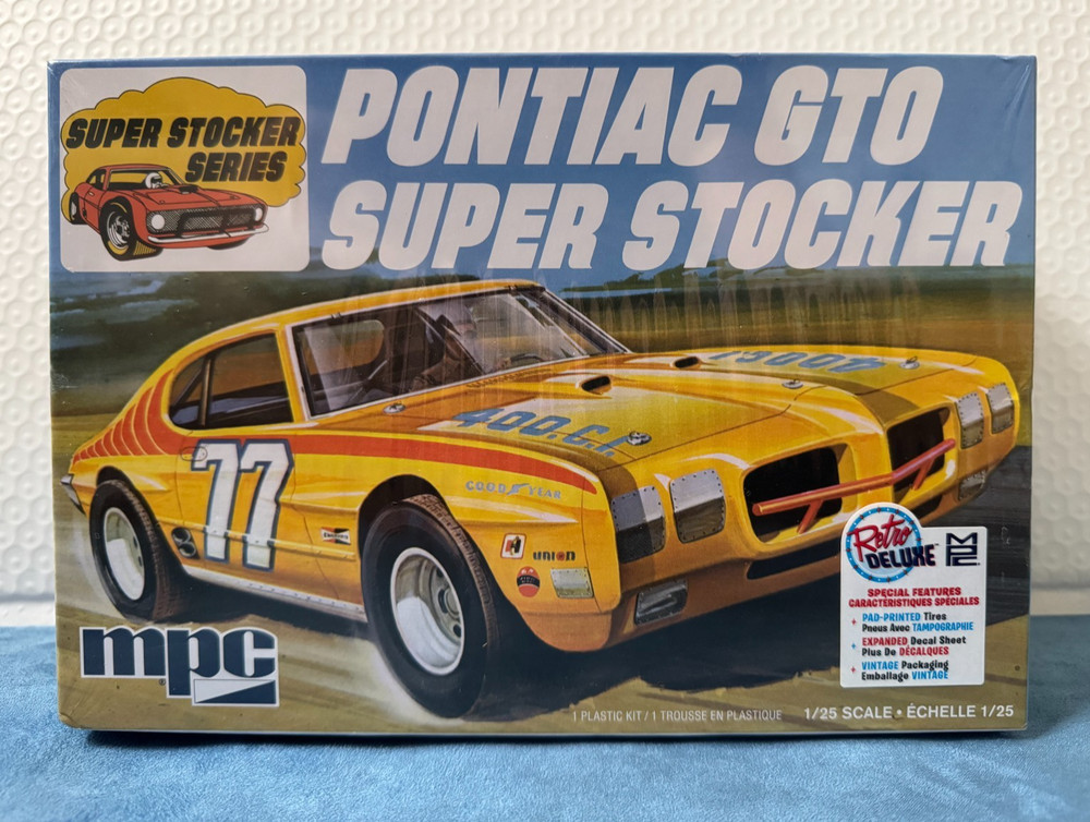 MPC Pontiac GTO Super Stocker 1/25 Model Kit MPC939