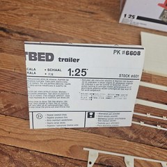 Amt Matchbox Fruehauf Flatbed Trailer 1/25 Scale Model Kit PK-6608 Unbuilt Open