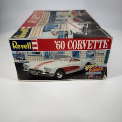 Revell ‘60 Corvette Skip’s Fiesta Drive-In Vintage 1988 1:25 Model Kit , Read