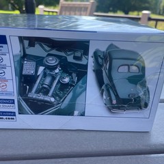 Revell 1:25 ’40 Ford Standard Coupe #85-2387
