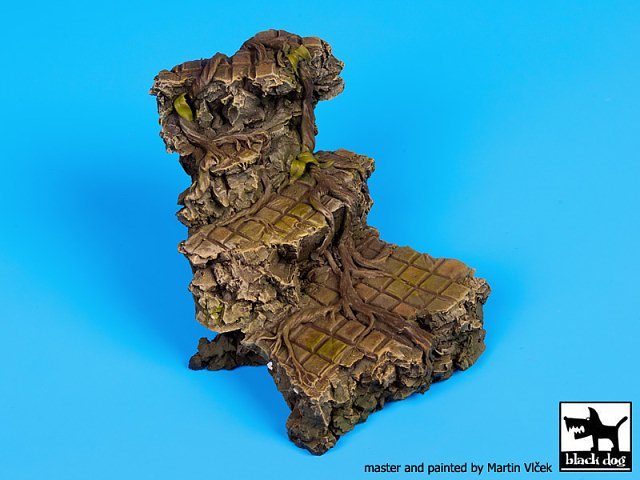 Black Dog (No Scale) Stairs Section Fantasy Vignette Diorama Base (5x5cm) FD004