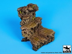 Black Dog (No Scale) Stairs Section Fantasy Vignette Diorama Base (5x5cm) FD004