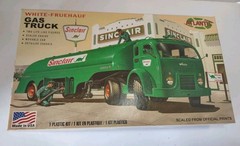 Atlantis White-Fruehauf Sinclair Gas Truck 1:48 Green Plastic Unassembled Kit
