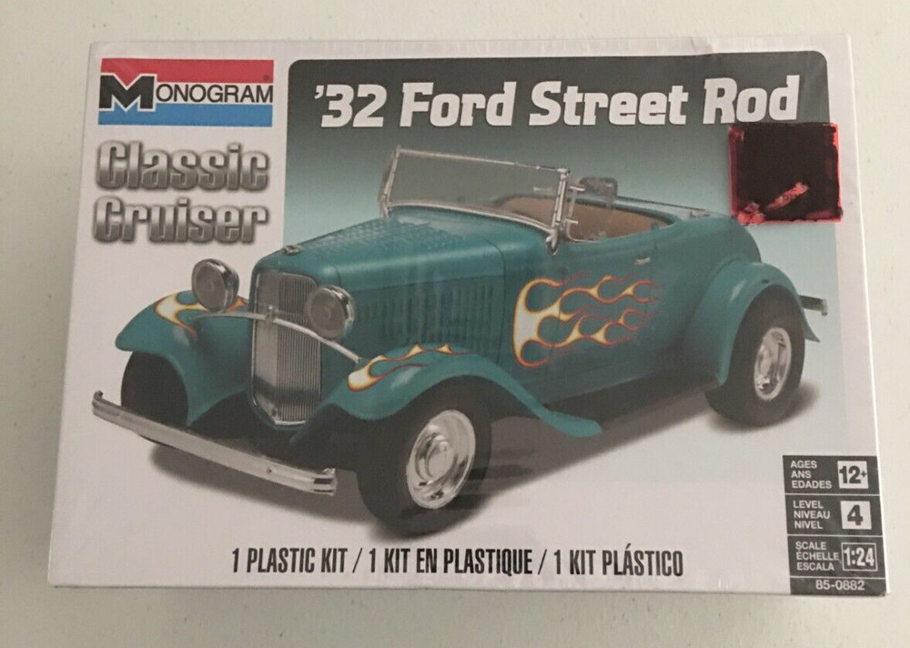 Monogram Classic Cruiser ’32 Ford Street Rod 1:24 Scale NEW SEALED