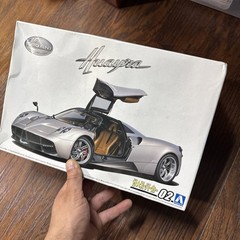 Aoshima 1/24 2012 Pagani Huayra Plastic Model Kit