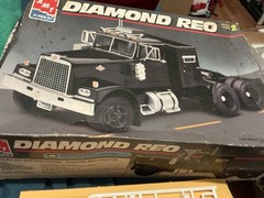 1 25 scale model parts Diamond Reo Engine Parts Lot Only