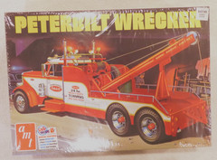 AMT Peterbilt Wrecker Tow Truck Plastic Model Kit Unassembled Red/White / Sealed