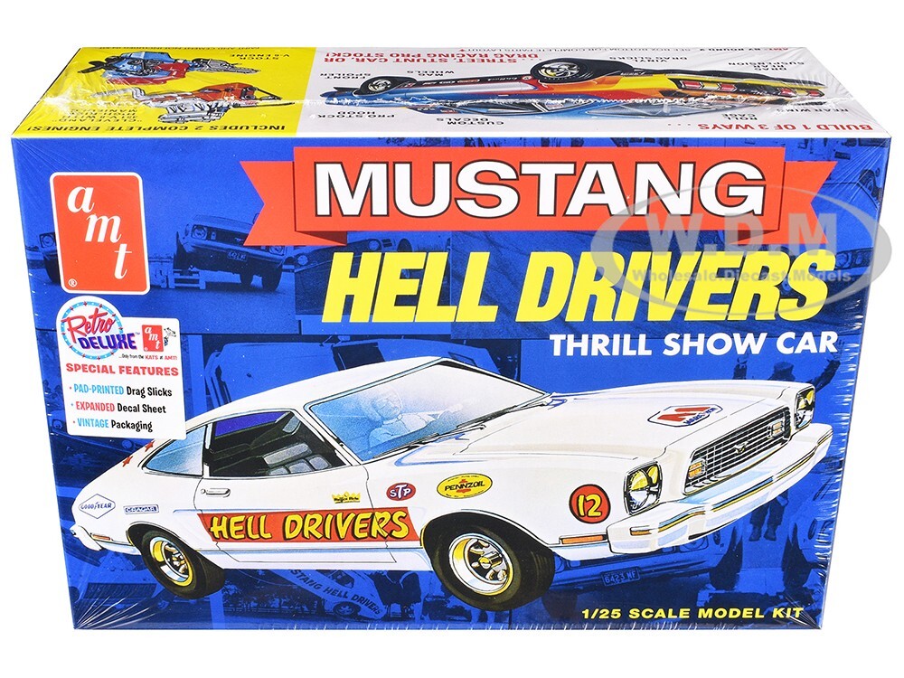 SKILL 2 MODEL KIT 1977 FORD MUSTANG “HELL DRIVERS” 1/25 SCALE BY AMT AMT1475