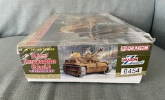 Dragon Sturmhaubitze 42 Ausf G Zimmerit 1/35 6454 Complete WWII 10.5cm Mode