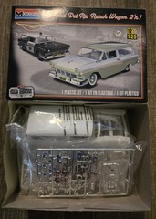 Monogram 85-4193 1957 Ford Del Rio Wagon Police Car 2n1 Model Kit 1/25 McM (B46)
