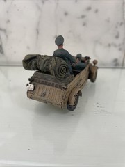 BUILT 1/35 GERMAN KUBELWAGEN STAFF CAR WW2 with 3 figures painted detailed GR2
