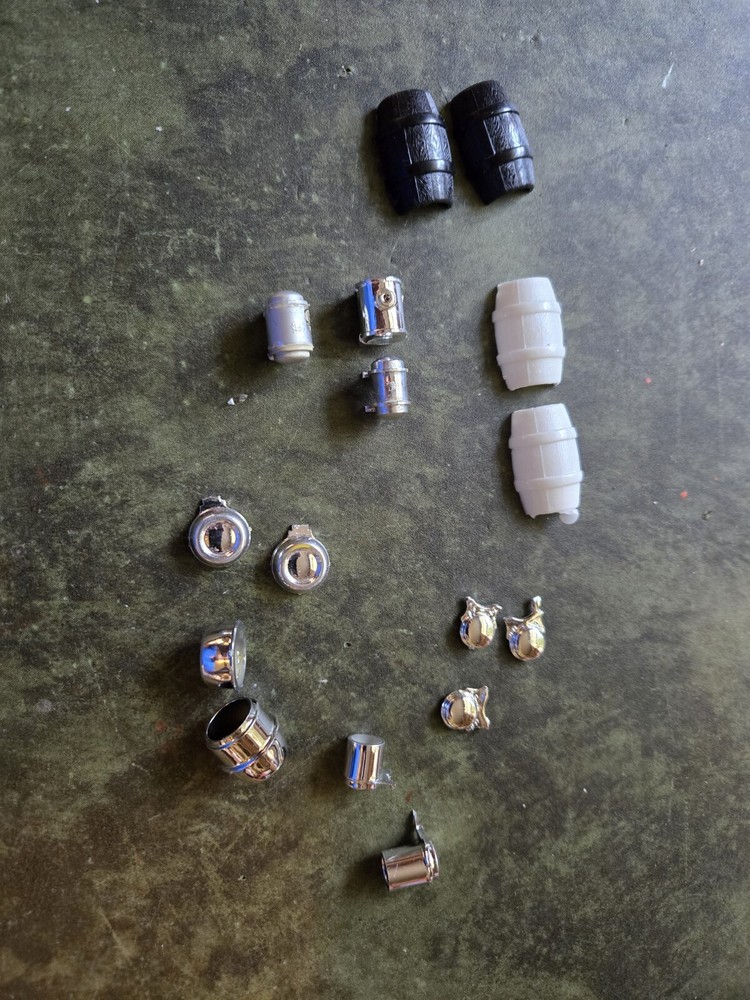 1:25 scale model parts Hot Rod Fuel Tanks & Parts