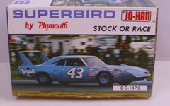 JO-HAN 1970 SUPERBIRD BY PLYMOUTH STOCK OR RACE CAR MODEL KIT BOXED 1:25 GC-1470