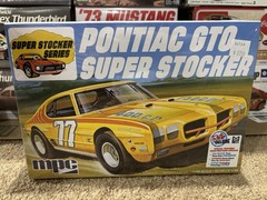 MPC 1970 Pontiac GTO Super Stocker Series Model Kit Retro Deluxe 1/25 Scale
